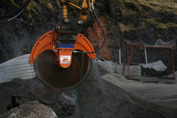 Echidna diamond rock saw cutting basalt on Faroe Islands.
